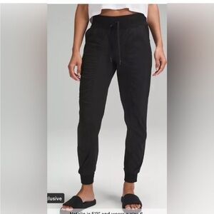Lululemon Dance Studio Mid-Rise Jogger 28” Black , size 6